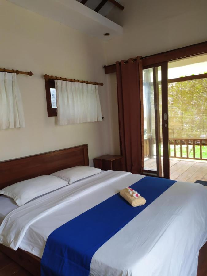 The Exile Sunset Bar & Bungalow Gili Trawangan Exterior foto